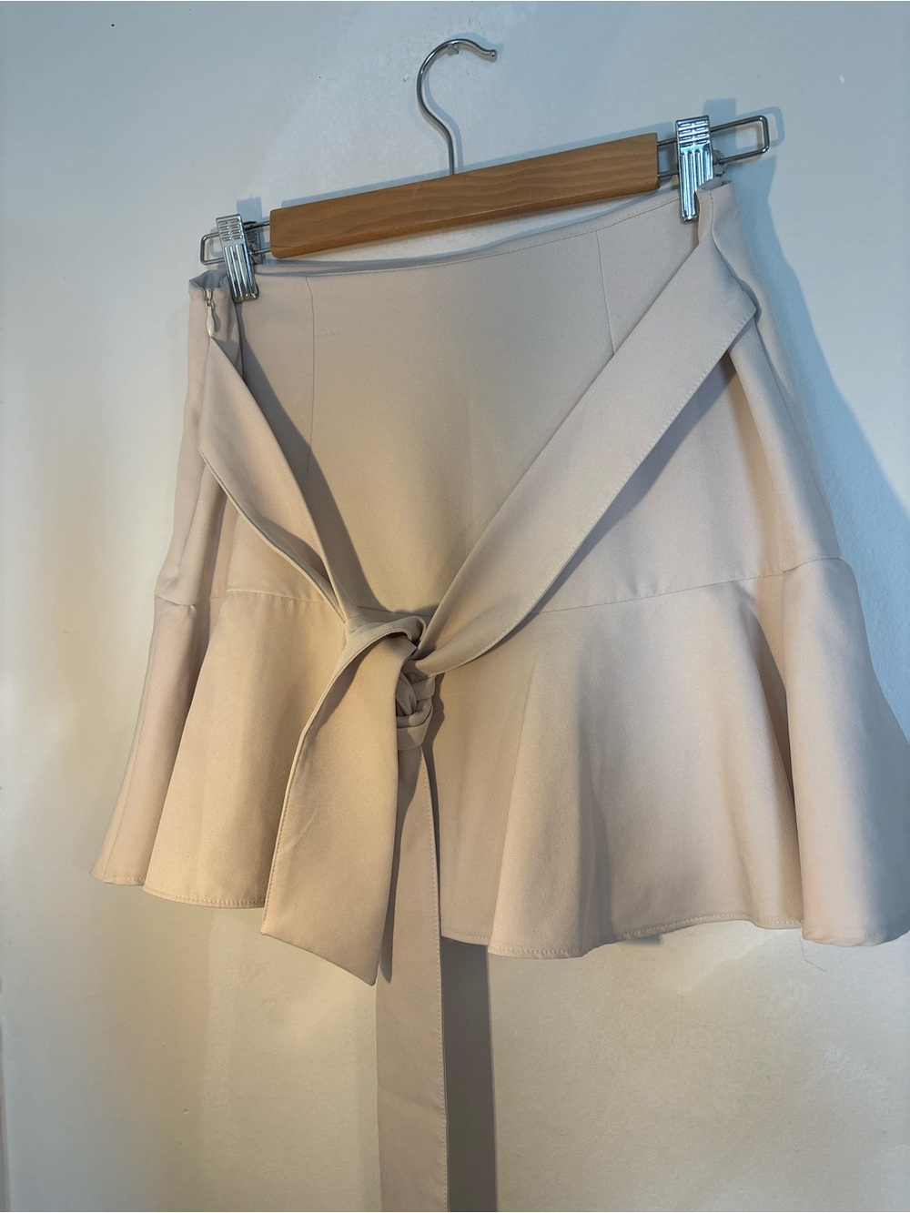 Zara Cream Tie-Front Flared Mini Skirt size m
